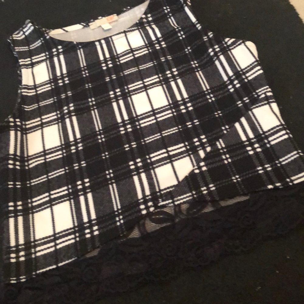 I’m selling a Gianni Bini Blouse